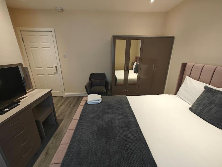 Apartamento Luxury 5-Bed House Near Nec & Bhx Solihull Exterior foto